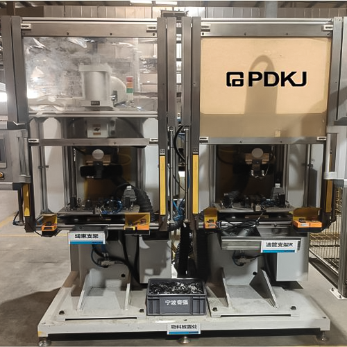 Otomobil Amortis&ouml;r Braketi Projeksiyon Kaynak Makinesi