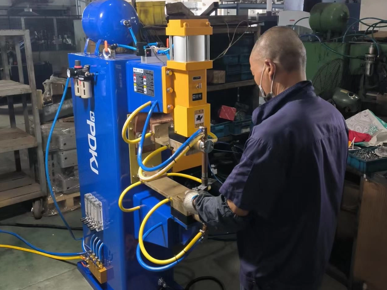 Otomotiv Parçalarının 1-3mm Dışbükey Nokta Kaynağına Uygun